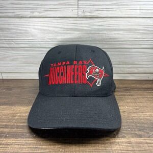Vintage Starter Tampa Bay Buccaneers Black Red NFL Embroidered Hat - One Size